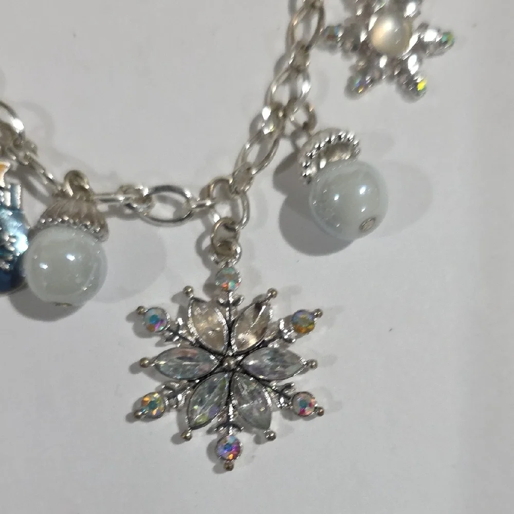 Silver Snowflake Necklace – Sparkle Star & Bead Charm Holiday Statement Jewelry